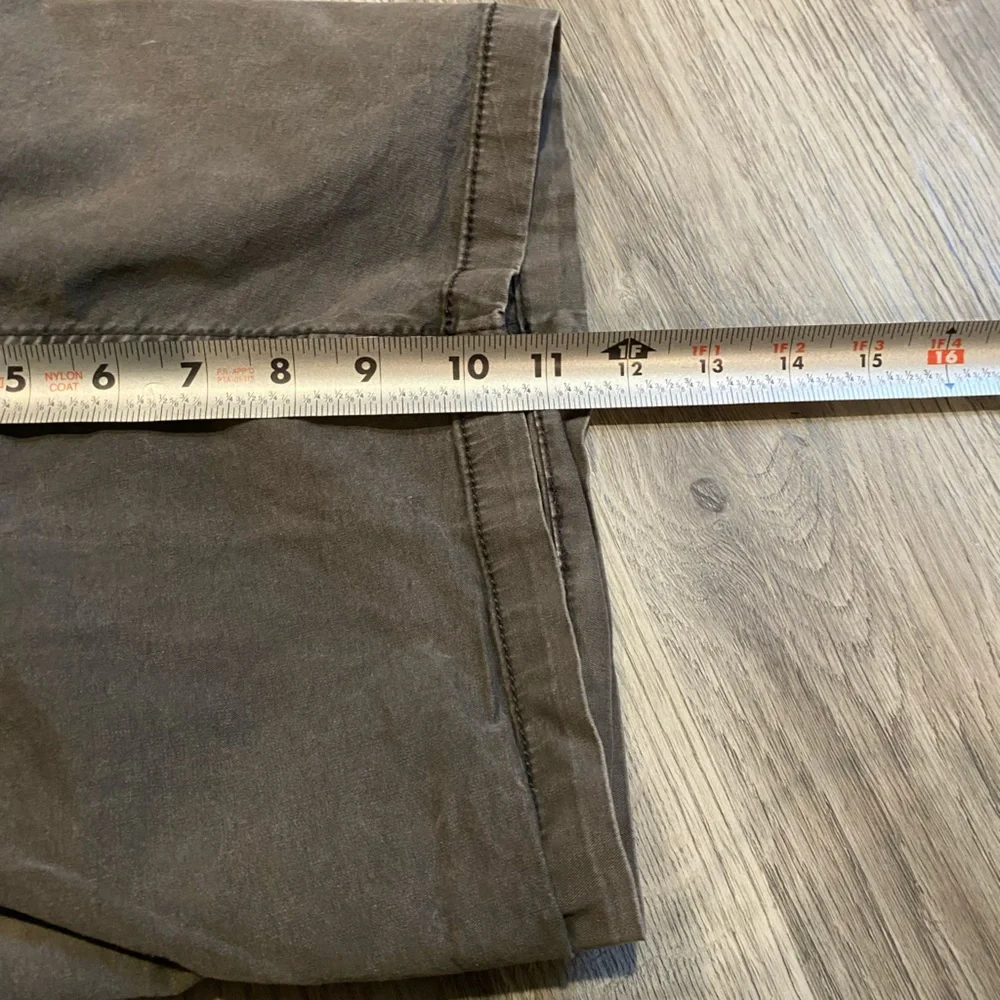 BKE Athletic Fit Raven Gray Flat FrontCotton Shorts Size 36 - Picture 6 of 7